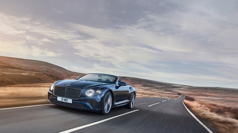 Najmočnejši Bentley Continental sedaj omogoča zabavo tudi z vetrom v laseh (foto: Bentley)