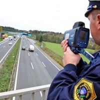 Prometni policisti spet pripravljajo radarje, preverite kje bodo »lovili« prehitre voznike