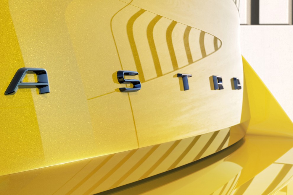 Napoved: Opel Astra kaže prve obrise in če vam je všeč Mokka...