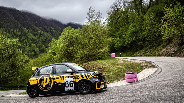 Preizkusi dirkalnega Twinga in si pribori nastop na gorsko-hitrostni dirki! (foto: Uroš Modlic)