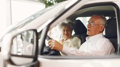V Sloveniji je več kot 352.000 imetnikov vozniških dovoljenj, starejših od 61 let, kar predstavlja dobro četrtino vseh voznikov.