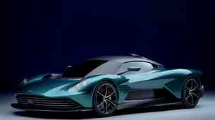 Premiera: Aston Martin Valhalla – cestni dirkalnik napoveduje rekord na Nürburgringu