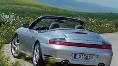Čeprav so pri Porscheju že kmalu po predstavitvi uvedli izvedbo Targa, pa klasični kabrioleti ostajajo obvezen del ponudbe še danes