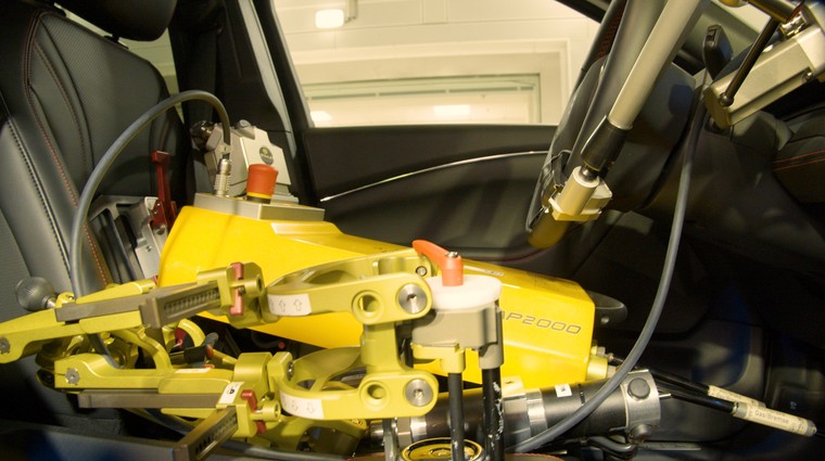 Fordov najnovejši testni voznik je robot (foto: Newspress)