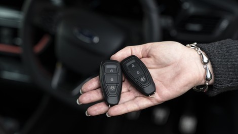 Izgubljeni avtomobilski ključi - Kaj storiti, ko se znajdete pred zaklenjenim avtomobilom?