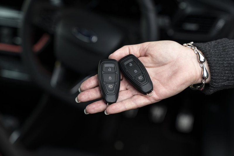 Izgubljeni avtomobilski ključi - Kaj storiti, ko se znajdete pred zaklenjenim avtomobilom? (foto: Ford)