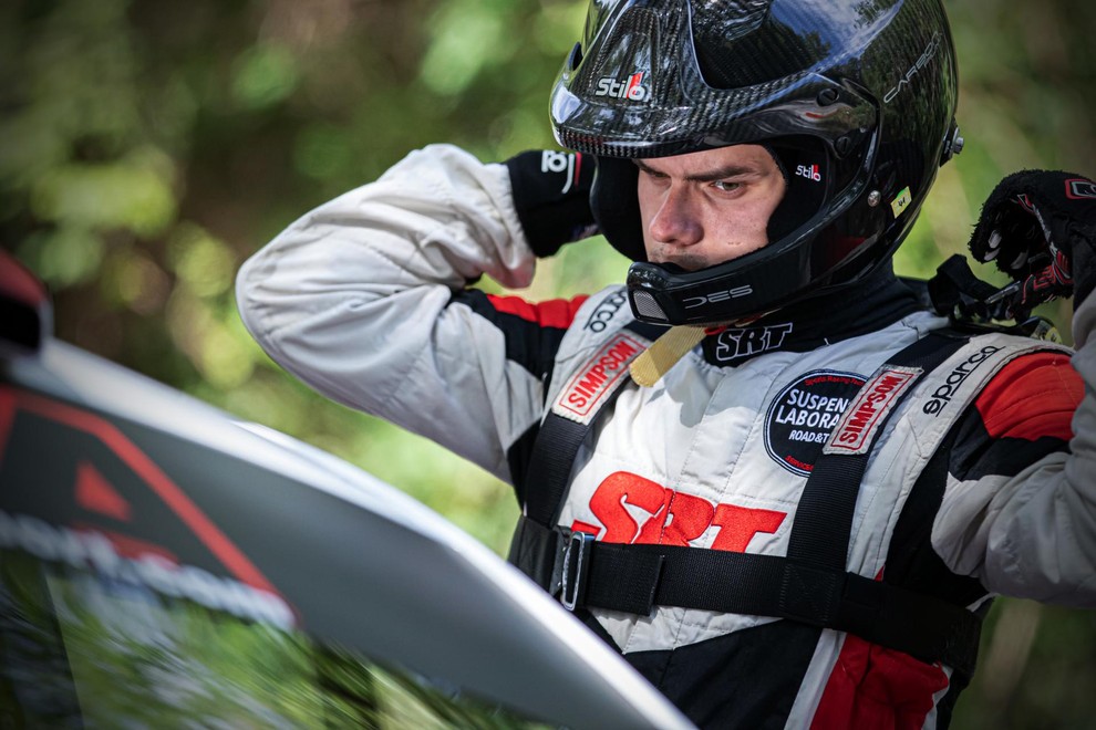 Predlanski zmagovalec Nikolay Gryazin bo letos nastop izpustil, saj bo vozil na dirki WRC v Grčiji.