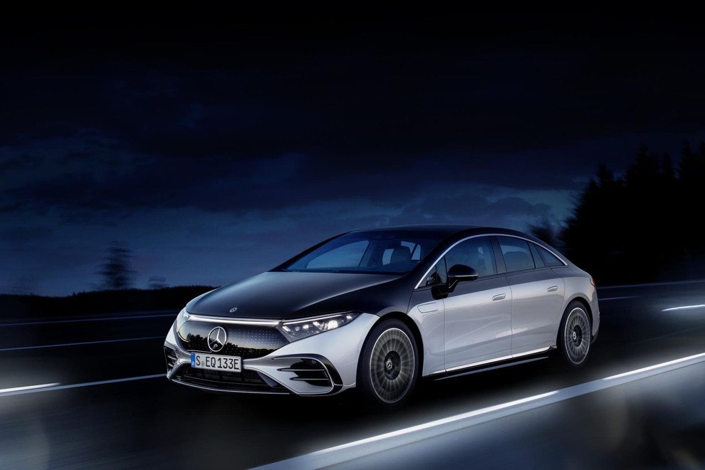 Mercedes-Benz EQS je predstavil električni avtomobil najvišjega razreda.