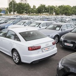 Trg rabljenih avtomobilov - Cene avtomobilov v nebo: se sploh splača kupiti nov avtomobil ali ne? (foto: Andraz Lazic)