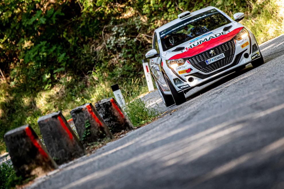 MArko Grossi in Tara Ošlaj (Peugeot Rally4) sta tik pred osvojitvijo naslova.