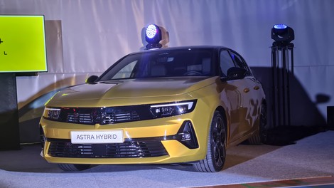 Opel Astra zapeljala v Slovenijo. Ampak... (novo v Sloveniji)