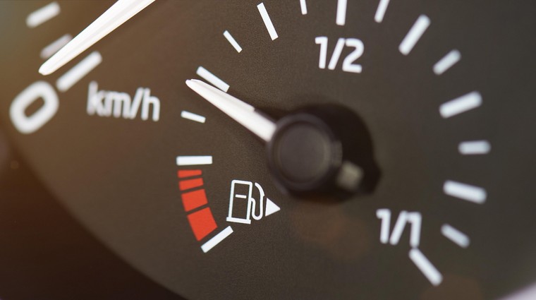 To so triki, ki vam utegnejo koristiti pri črpanju goriva v avtomobil (foto: Profimedia)