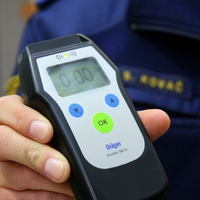 Pijan konec tedna na Celjskem: kolesarji padali, vozniku na avtocesti namerili neverjetno količino alkohola