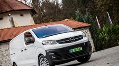 Izšel je novi Avto magazin: kaj nas čaka na slovenskih avtocestah, kako privarčevati čim več goriva... testI: Nissan Qashqai, Mercedes-Benz razred C T ...