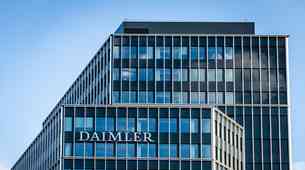 Daimlerja ni več, sedaj le še Mercedes. Kaj to pomeni za kupce?