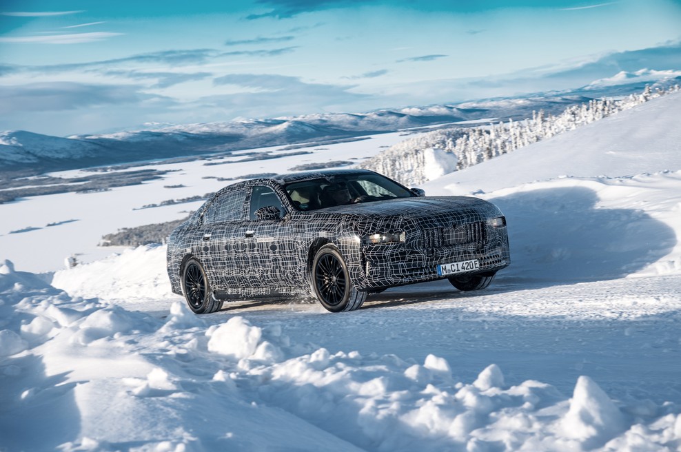 BMW serije 7 skoraj nared za predstavitev, tu so prve podrobnosti in video (foto: BMW)