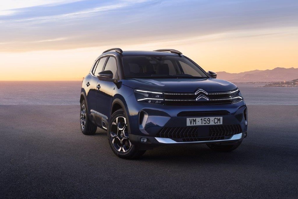 Citroën: 11 vpoklicev za 10 modelov Razlogi za vpoklic: težave z izpusti škodljivih plinov, težave z električno napetostjo, okvara zadnjega …