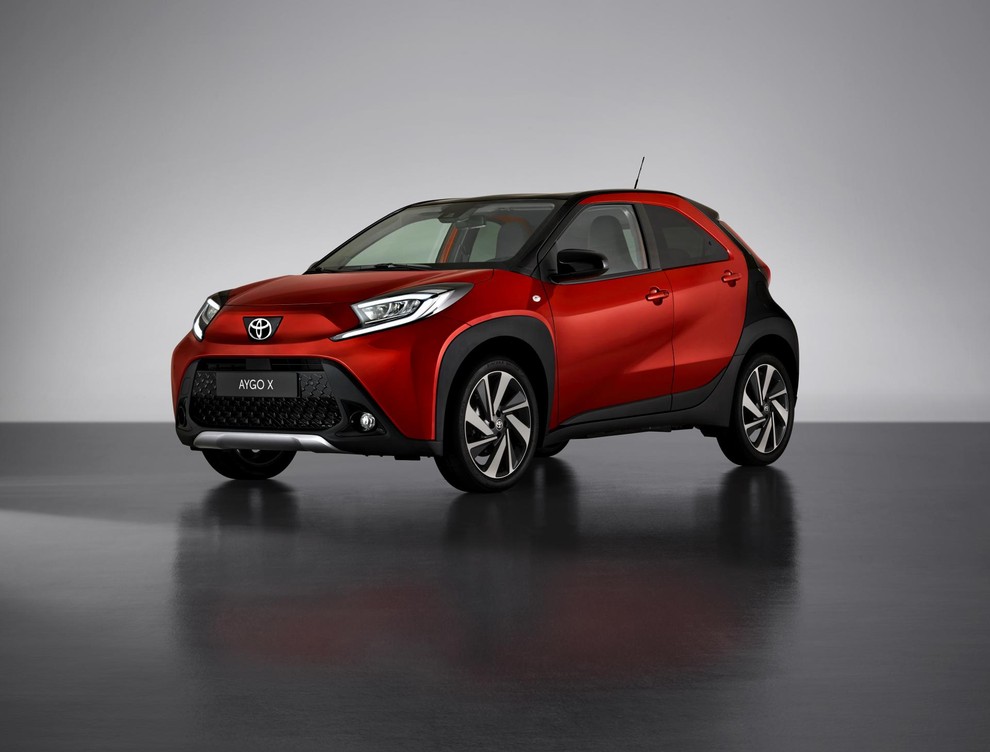 Toyota: 14 vpoklicev za deset modelov Razlogi za vpoklic: težave z zavornim sistemom, okvara radarskega sistema, okvara vodov goriva, napaka …