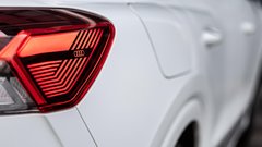 V informativno-zabavnem sistemu lahko voznik prilagodi tudi svetlobni podpis matričnih LED žarometov.