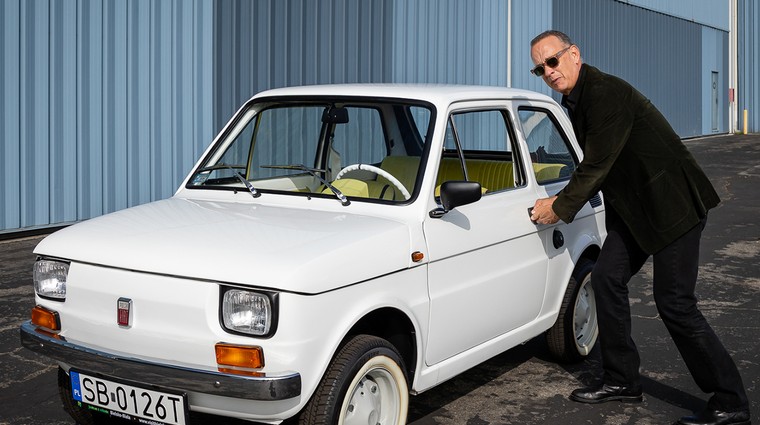 (VIDEO) Zdaj je jasno, koliko je na dražbi za svojega personaliziranega Fiata 126p iztržil Tom Hanks (foto: Profimedia)