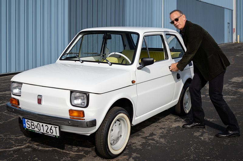 (VIDEO) Zdaj je jasno, koliko je na dražbi za svojega personaliziranega Fiata 126p iztržil Tom Hanks (foto: Profimedia)