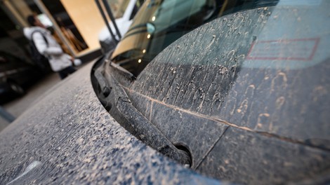 Saharski pesek: kako lahko vpliva na vaše vozilo in na kaj morate paziti?