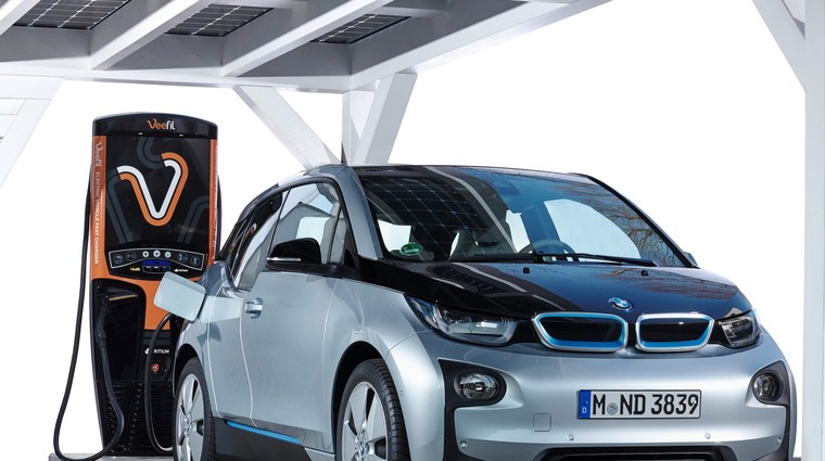 Preverite kakšne nevšečnosti vas čakajo pri električnih avtomobilih (foto: BMW)