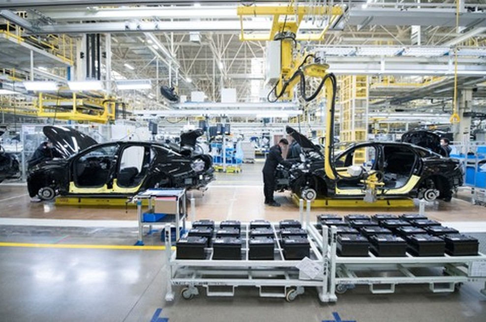 Namesto okrevanja je avtomobilska industrija doživela nov šok (foto: Profimedia)