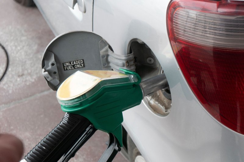 Spremembe cen goriv tokrat z dnevom zamika. Krivi so prazniki ... (foto: Profimedia)