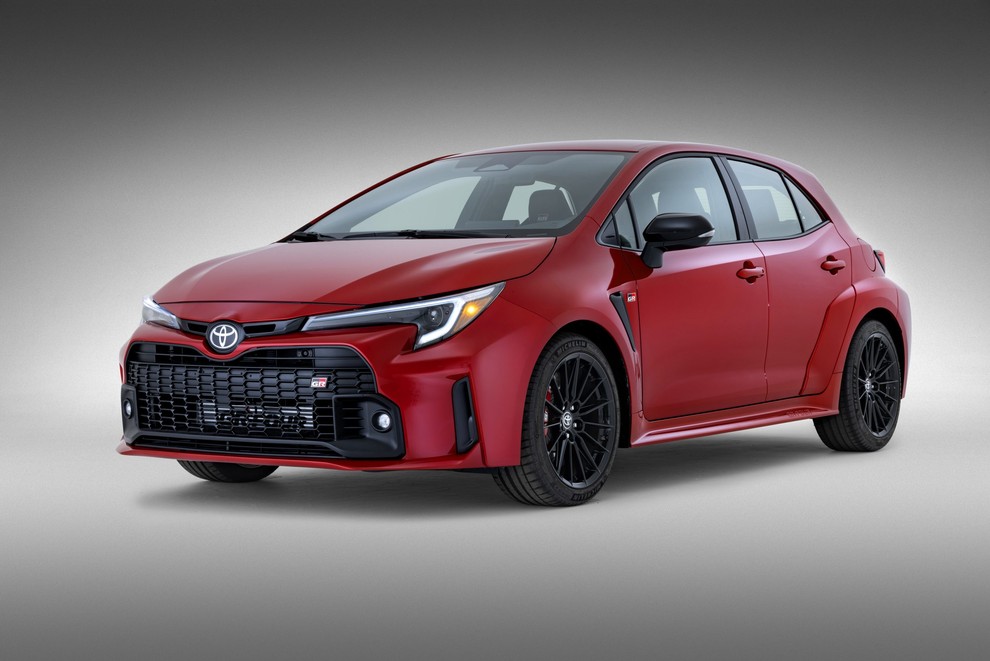 1. Toyota Corolla Na prvem mestu je Toyota Corolla, ki je od leta 1966 do danes našla že več kot …