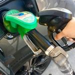 V naslednjem desetletju ali več ne bo mobilnosti brez naftnih goriv. (foto: Sasa_Kapetanovic)