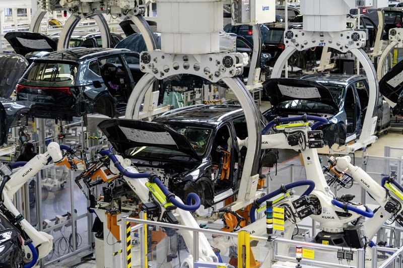 Zadnje napovedi preuranjene, se avtomobilska industrija vendarle prebuja? (foto: Volkswagen)