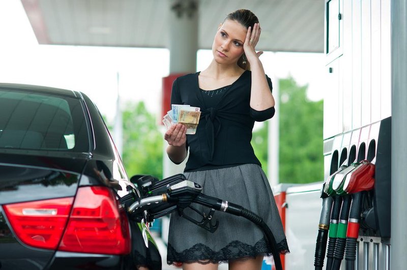 Ali bomo z novimi cenami bencina reševali obnovo po poplavah? (foto: ACE)