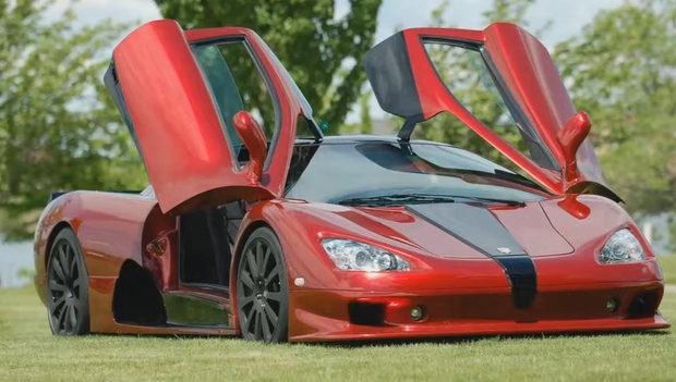 2000-2009: McLarnov rekord je obveljal sedem let, vse dokler ga leta 2005 ni premagal Bugatti Veyron ki je s hitrostjo …