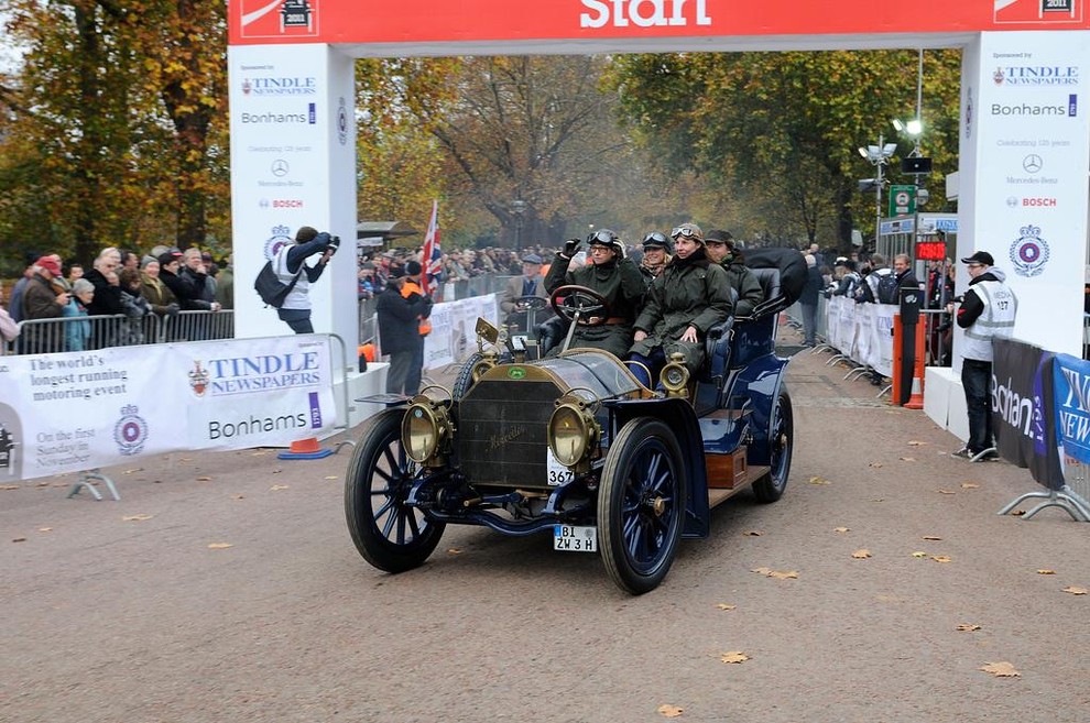 1900-1909: Mercedes-Benz velja (skupaj z njenim ustanoviteljem, Gotliebom Benzom) za znamko, ki je pravzaprav predstavila prvi avtomobil, po zaslugi serije …