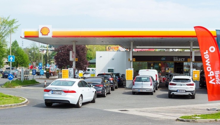 Konec bencinskega turizma na Madžarskem, kjer liter goriva še vedno stane 1,24 evra