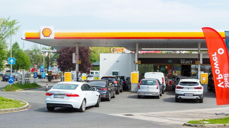 Konec bencinskega turizma na Madžarskem, kjer liter goriva še vedno stane 1,24 evra (foto: Profimedia)