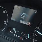 Njihov nov tempomat je tako napreden, da bi lahko ukinili potrebo po klasičnih prometnih znakih za omejitev hitrosti (foto: Ford)