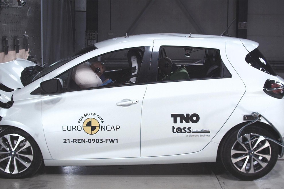 Dejstvo, da je Renault Zoe leta 2013 prejel najvišjo možno oceno, v lanskem letu pa najnižjo možno, je testament napredku varnosti, ki mu sledijo kriteriji Euro NCAP.