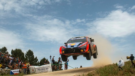 WRC: Po več kot letu dni mu je (spet) uspelo ...