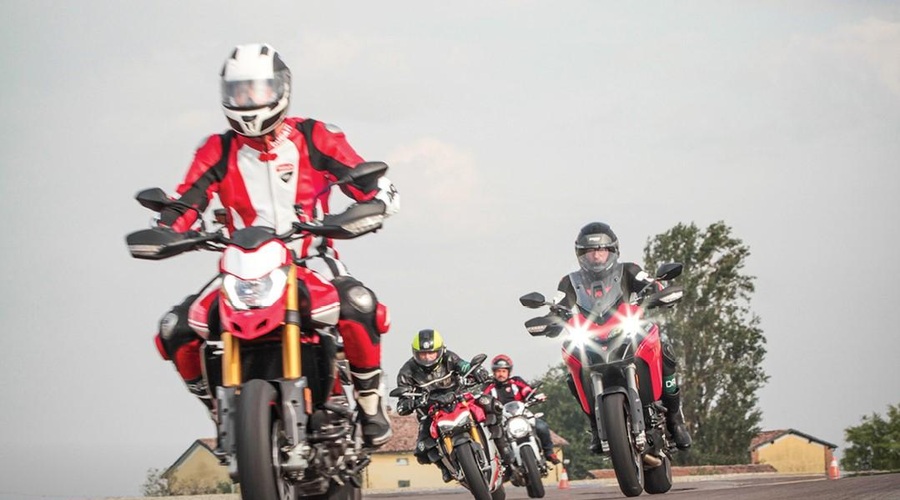 Obvezna smer - LindauRing. Sobota je dan za Ducatiste in Ducatistke (foto: ducati)