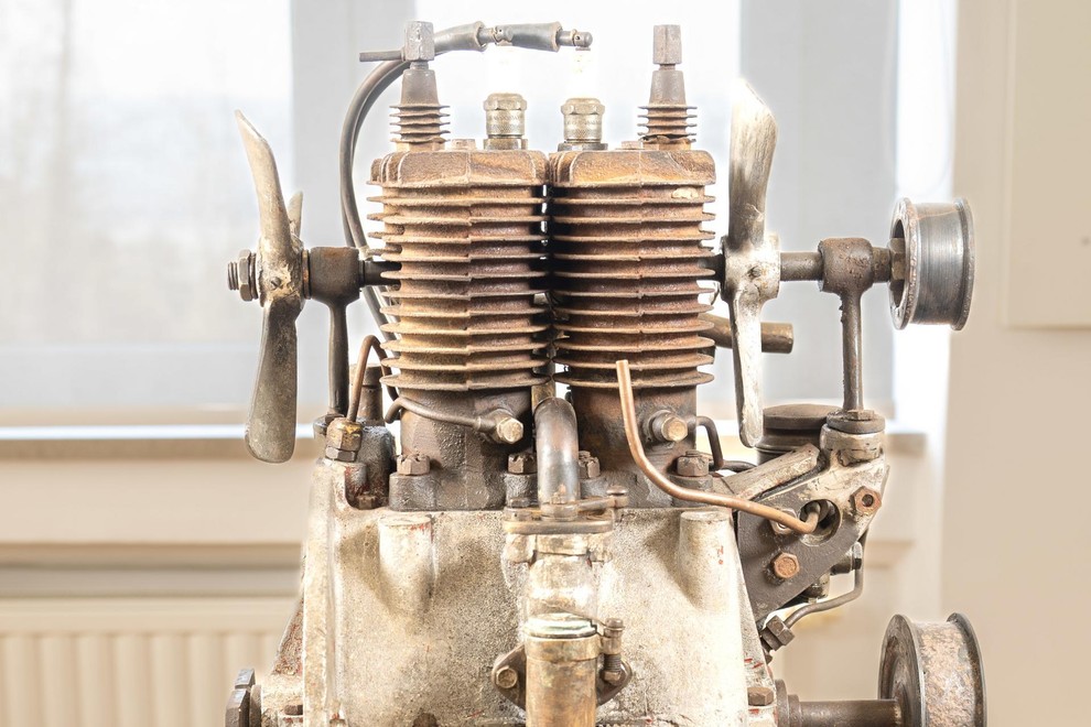 Primerek tega redkega motorja iz prve svetovne vojne si lahko ogledate v muzeju v Pivki.