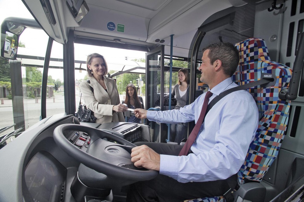Število potnikov narašča zlasti v mestnem avtobusnem prometu.