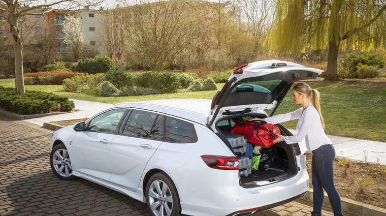 To so stvari, ki jih morate nujno preveriti, preden se odpravite na daljšo pot! (foto: Opel, GTÜ, Castrol)