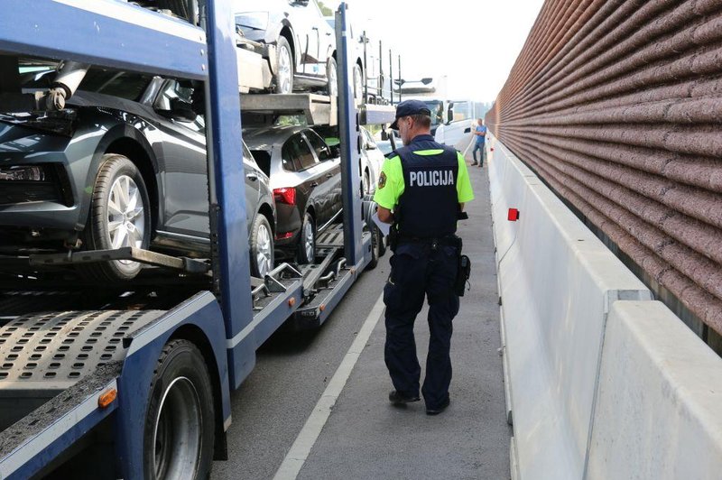 Vozniki tovornjakov in avtobusov pogosto "pozabijo" na varnostni pas (foto: Policija)