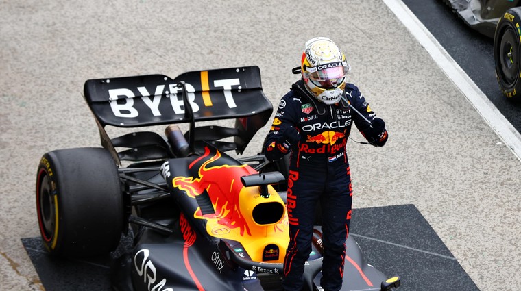 Formula 1: Nov Ferrarijev strel v koleno (foto: Red Bull)
