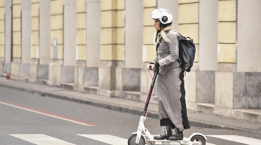 Prekipelo jim je - zdaj morajo registrirati vse e-skiroje!  Pri nas pa ...? (foto: Bobo)