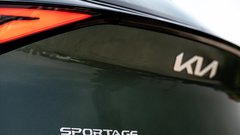 Sportage ja za EV6 drugi avtomobil, ki je oblikovan po filozofiji »opposites united«. Zadek zato nekoliko spominja na Kijino električno senzacijo.