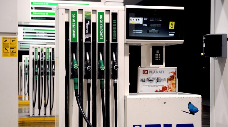 Cene bencina na Hrvaškem znova pod slovenskimi (foto: Profimedia)