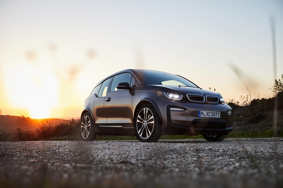 BIK - BMW i3 Bik ima rad udobje, rad si tudi privošči, zato je električno vozilo BMW i3 zanj odlična …